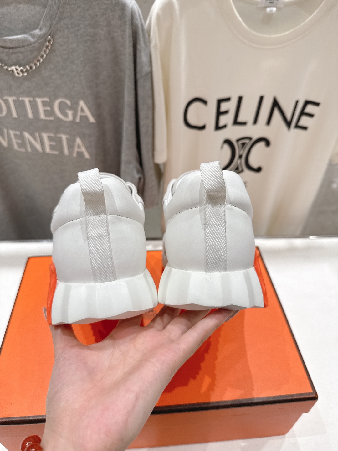 高版本出厂  男码+10 情侣款
   Hermes/爱马仕H家25ss新款情侣运动休闲鞋跑步鞋
经典运
