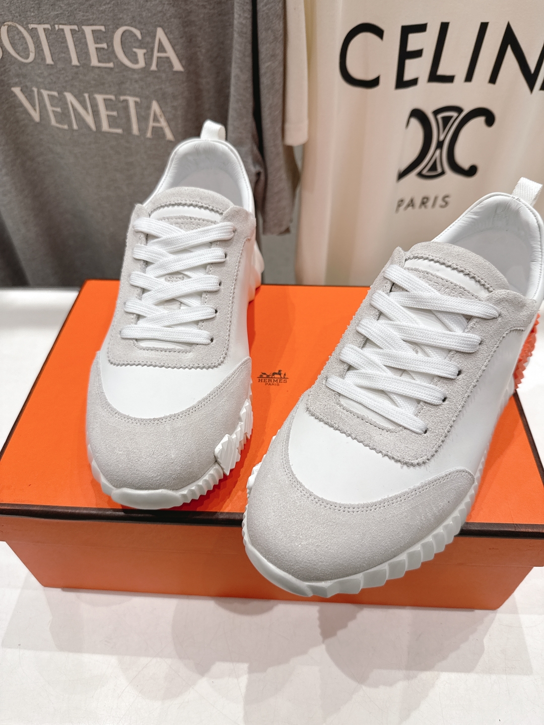 高版本出厂  男码+10 情侣款
   Hermes/爱马仕H家25ss新款情侣运动休闲鞋跑步鞋
经典运