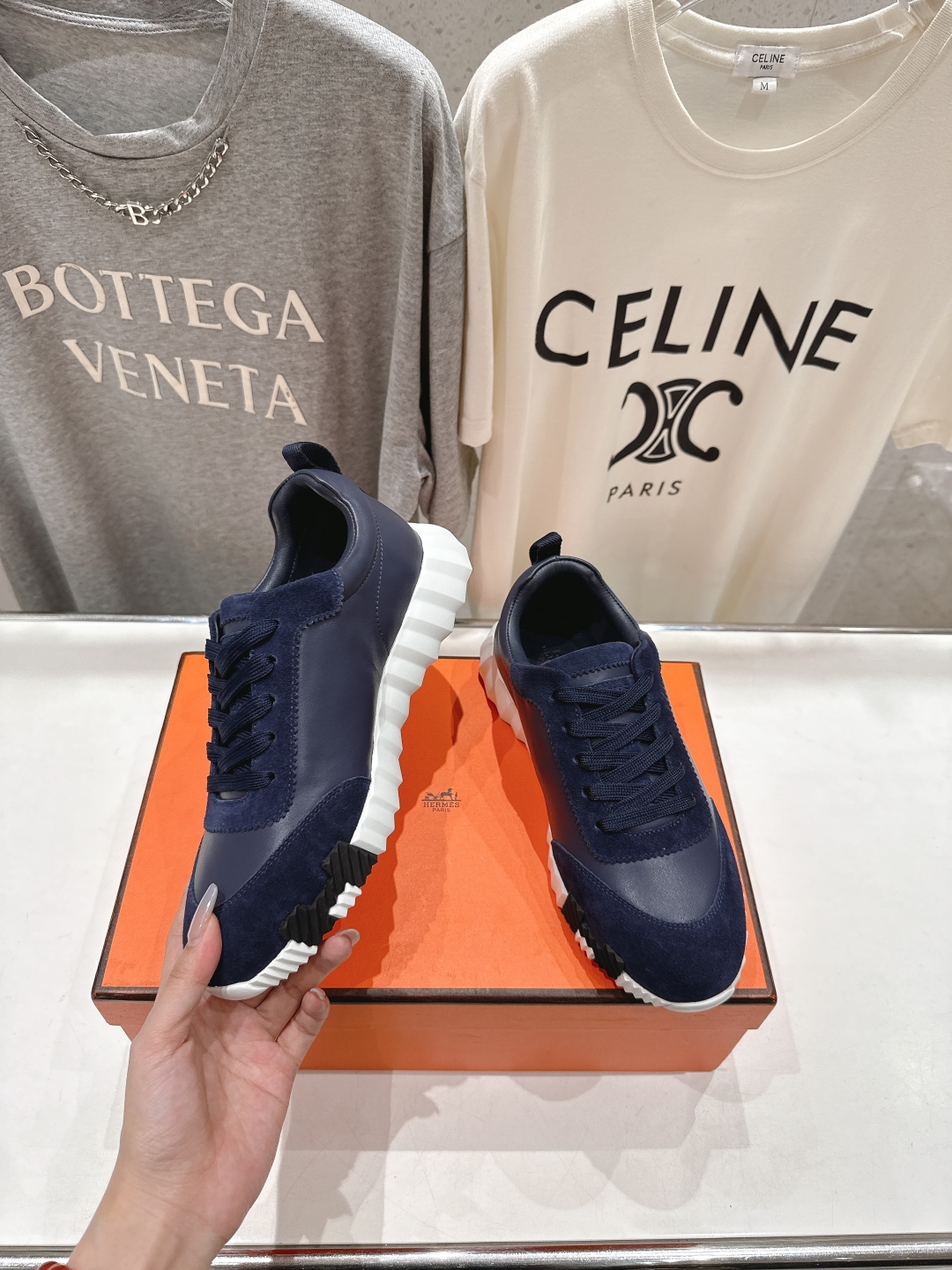 高版本出厂  男码+10 情侣款
   Hermes/爱马仕H家25ss新款情侣运动休闲鞋跑步鞋
经典运