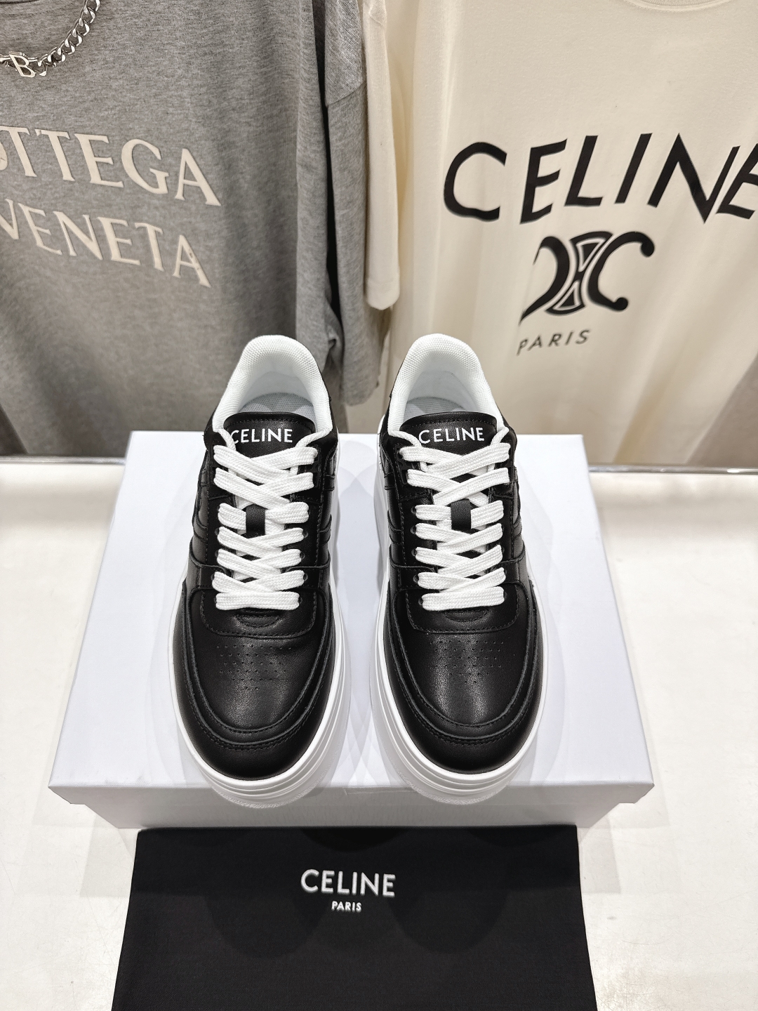 高版本出厂  厚底
 CELINE*思琳赛琳 2025ss新款徽标系带厚底休闲鞋小白鞋
简单舒服，干净利