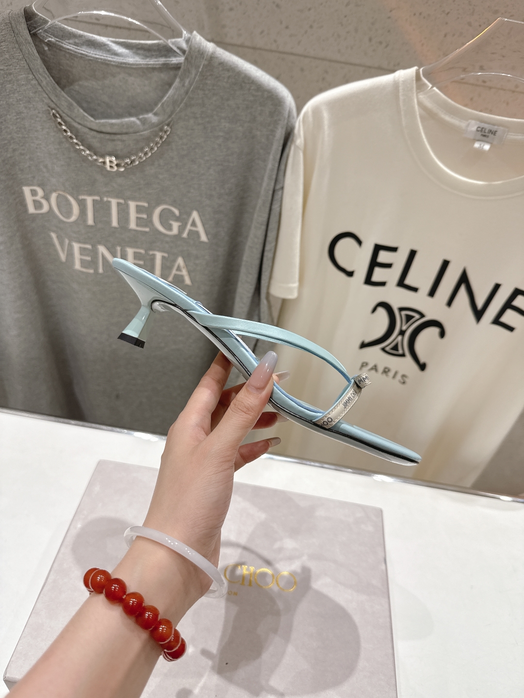 高版本出厂
  JIMMY CHOO｜JC/吉米周2025ss新款简约高跟鞋拖鞋

原版套楦，完美的线条