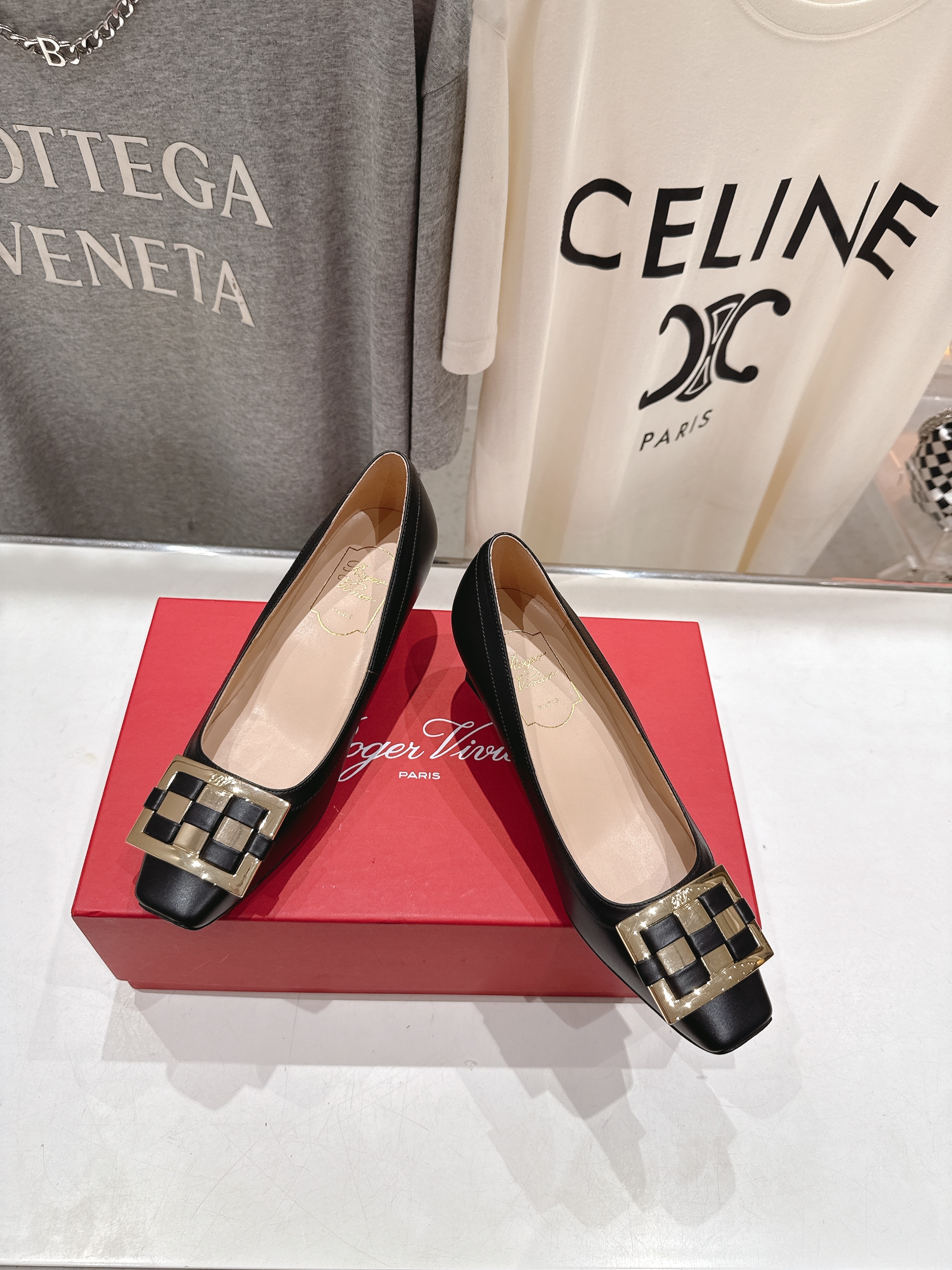 高版本出厂
 Roger vivier RV2025ss新款玛丽珍方扣小方头高跟鞋单鞋
上脚超好看的一款