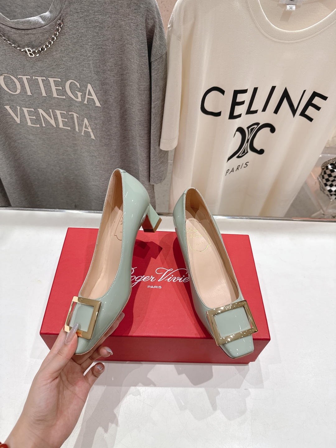 高版本出厂
 Roger vivier RV2025ss新款玛丽珍方扣小方头高跟鞋单鞋
上脚超好看的一款