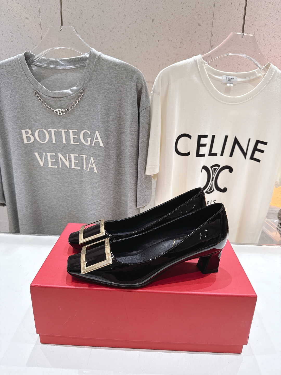 高版本出厂
 Roger vivier RV2025ss新款玛丽珍方扣小方头高跟鞋单鞋
上脚超好看的一款