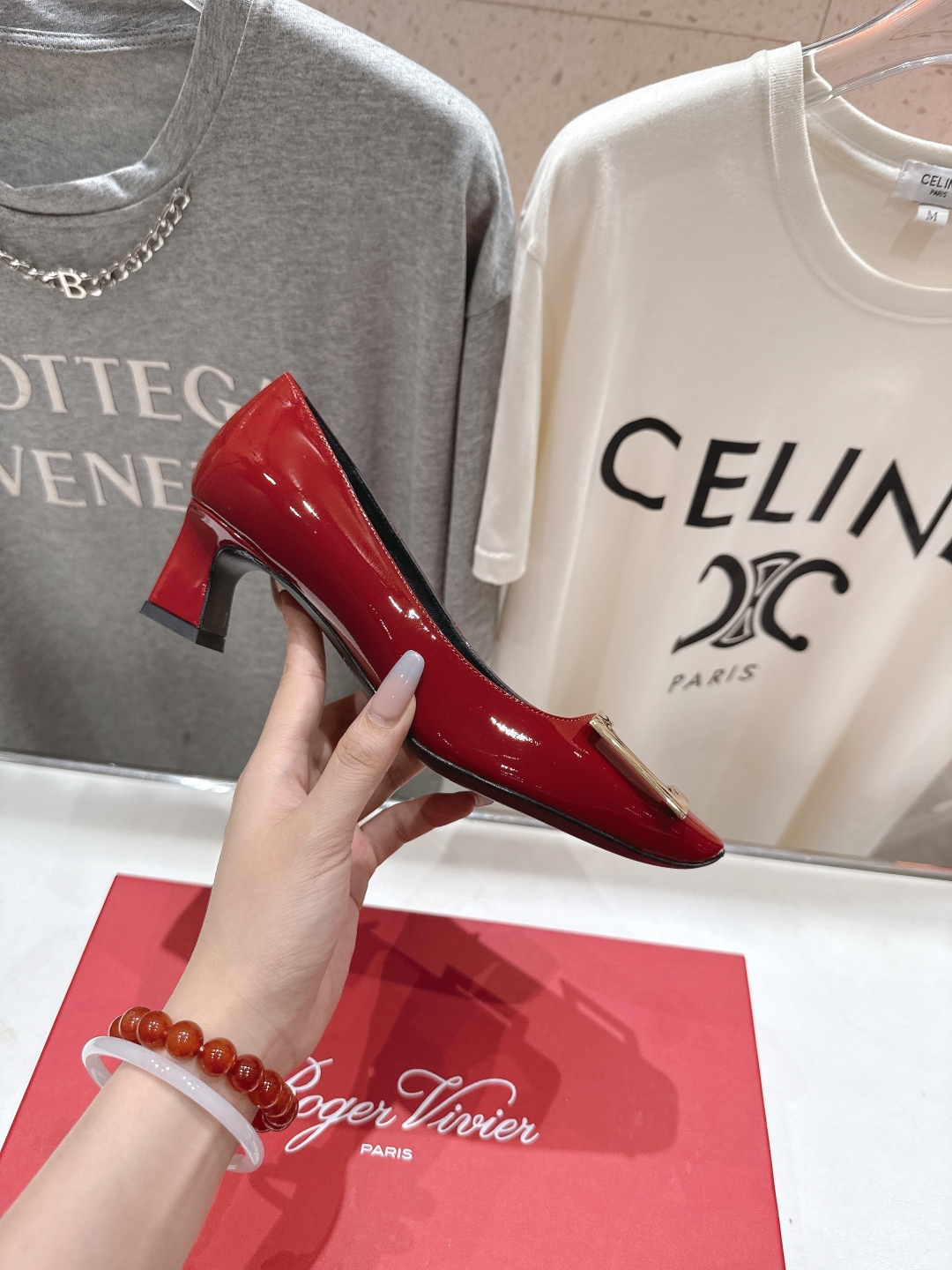 高版本出厂
 Roger vivier RV2025ss新款玛丽珍方扣小方头高跟鞋单鞋
上脚超好看的一款