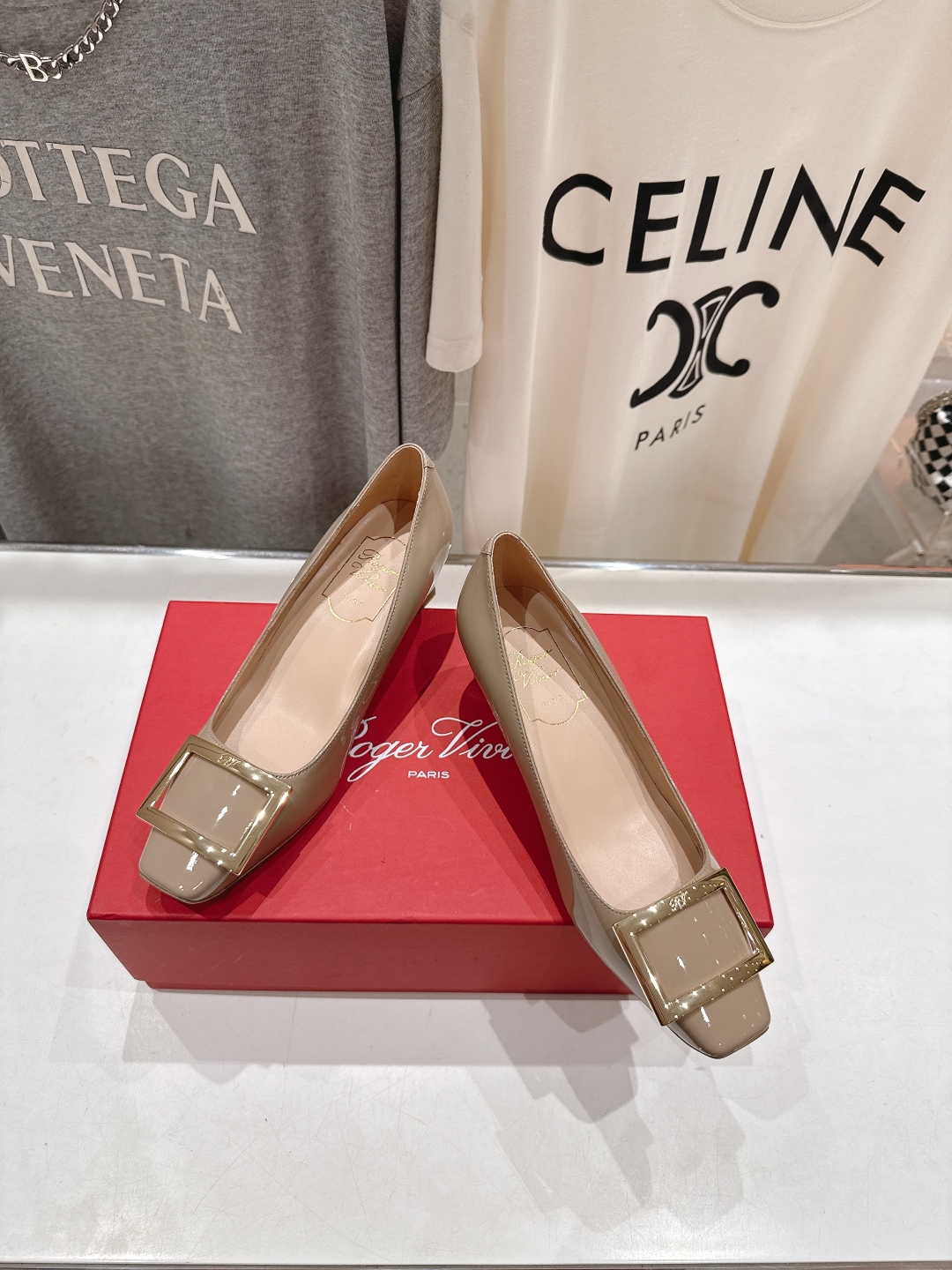 高版本出厂
 Roger vivier RV2025ss新款玛丽珍方扣小方头高跟鞋单鞋
上脚超好看的一款