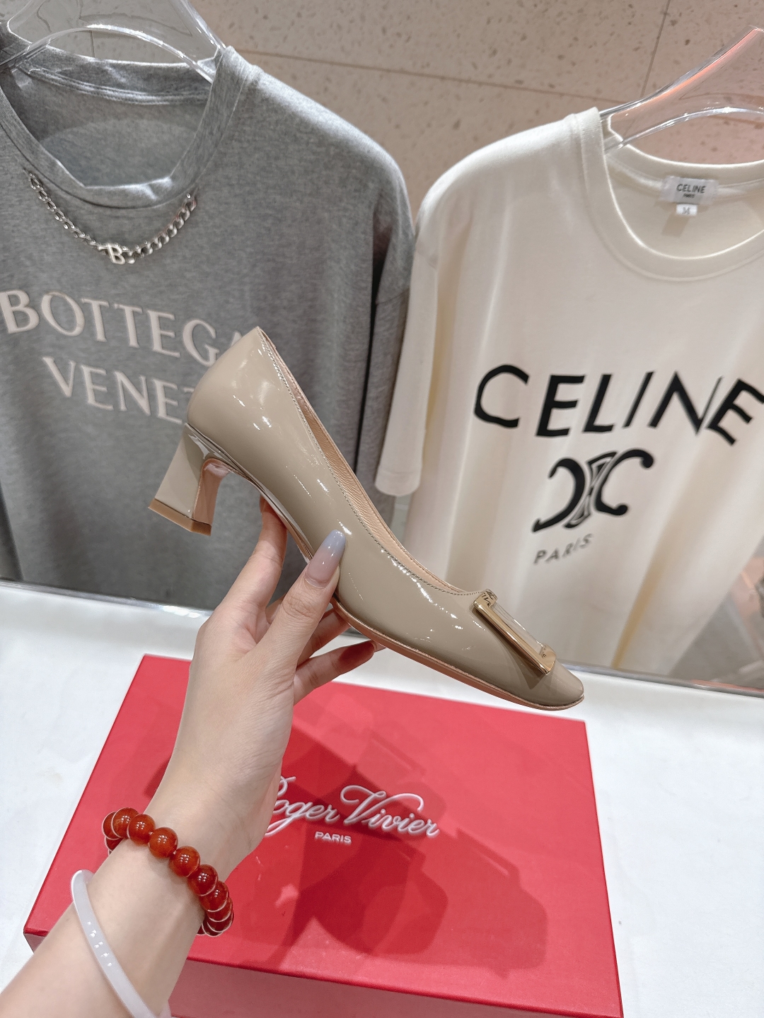 高版本出厂
 Roger vivier RV2025ss新款玛丽珍方扣小方头高跟鞋单鞋
上脚超好看的一款