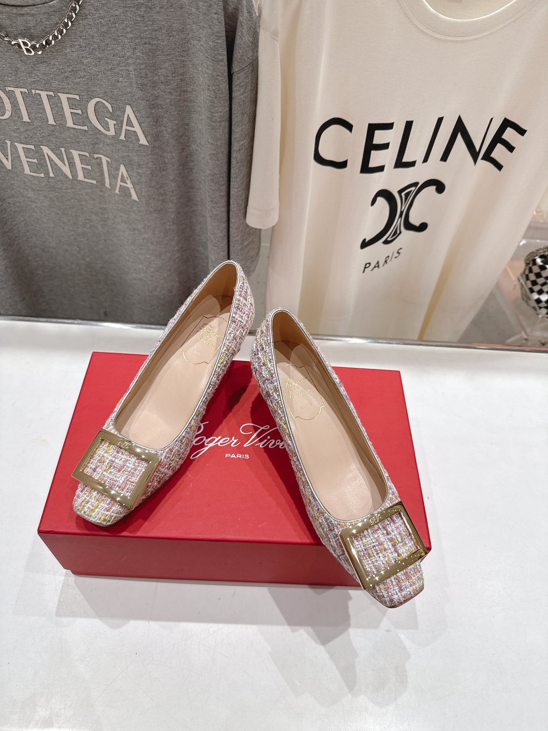 高版本出厂
 Roger vivier RV2025ss新款玛丽珍方扣小方头高跟鞋单鞋
上脚超好看的一款