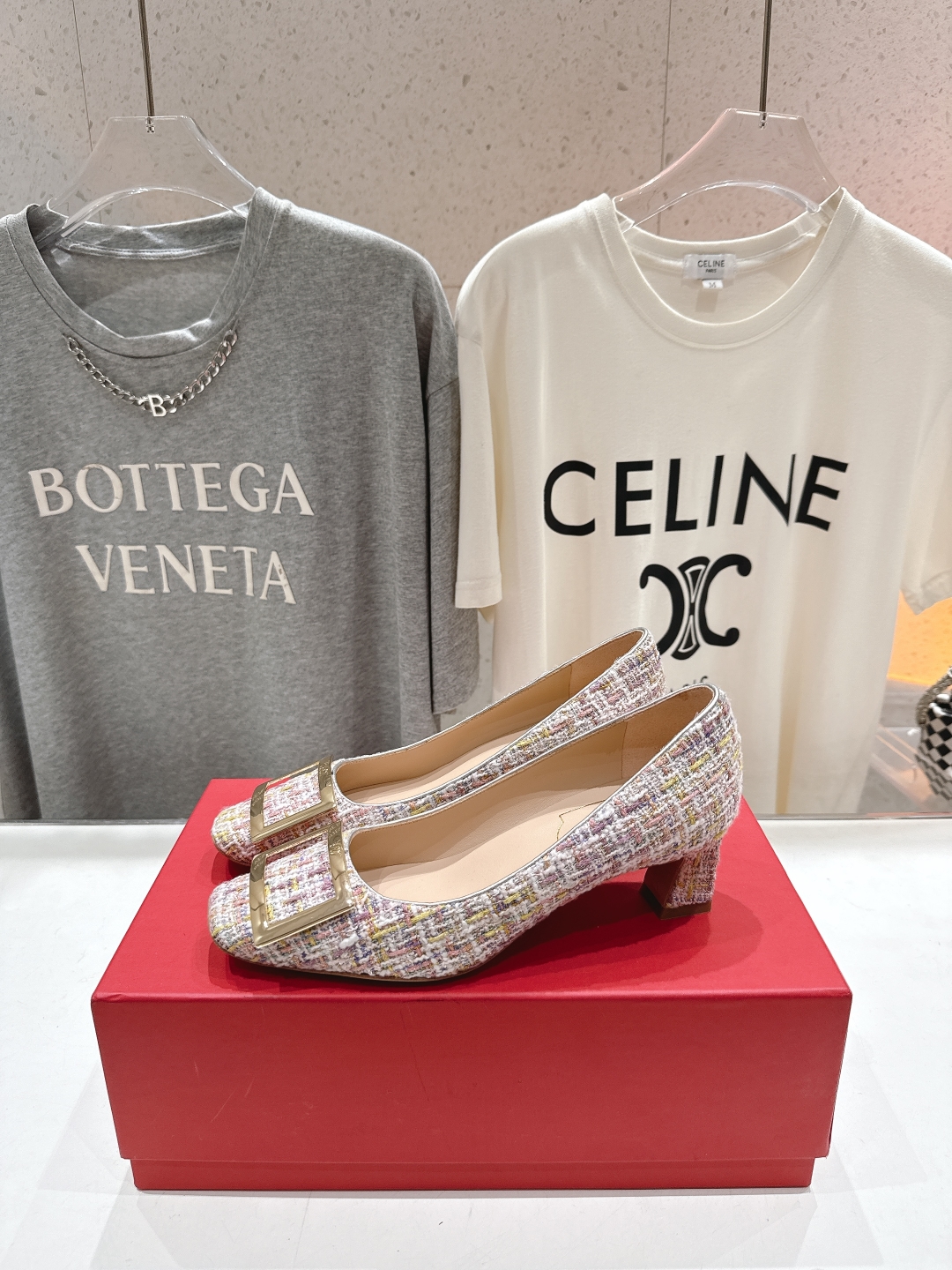 高版本出厂
 Roger vivier RV2025ss新款玛丽珍方扣小方头高跟鞋单鞋
上脚超好看的一款