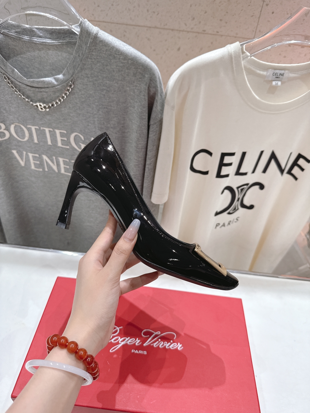 高版本出厂
 Roger vivier RV2025ss新款玛丽珍方扣小方头高跟鞋单鞋
上脚超好看的一款