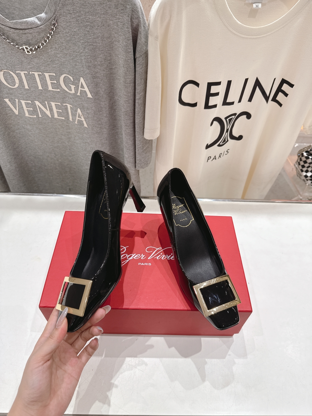 高版本出厂
 Roger vivier RV2025ss新款玛丽珍方扣小方头高跟鞋单鞋
上脚超好看的一款