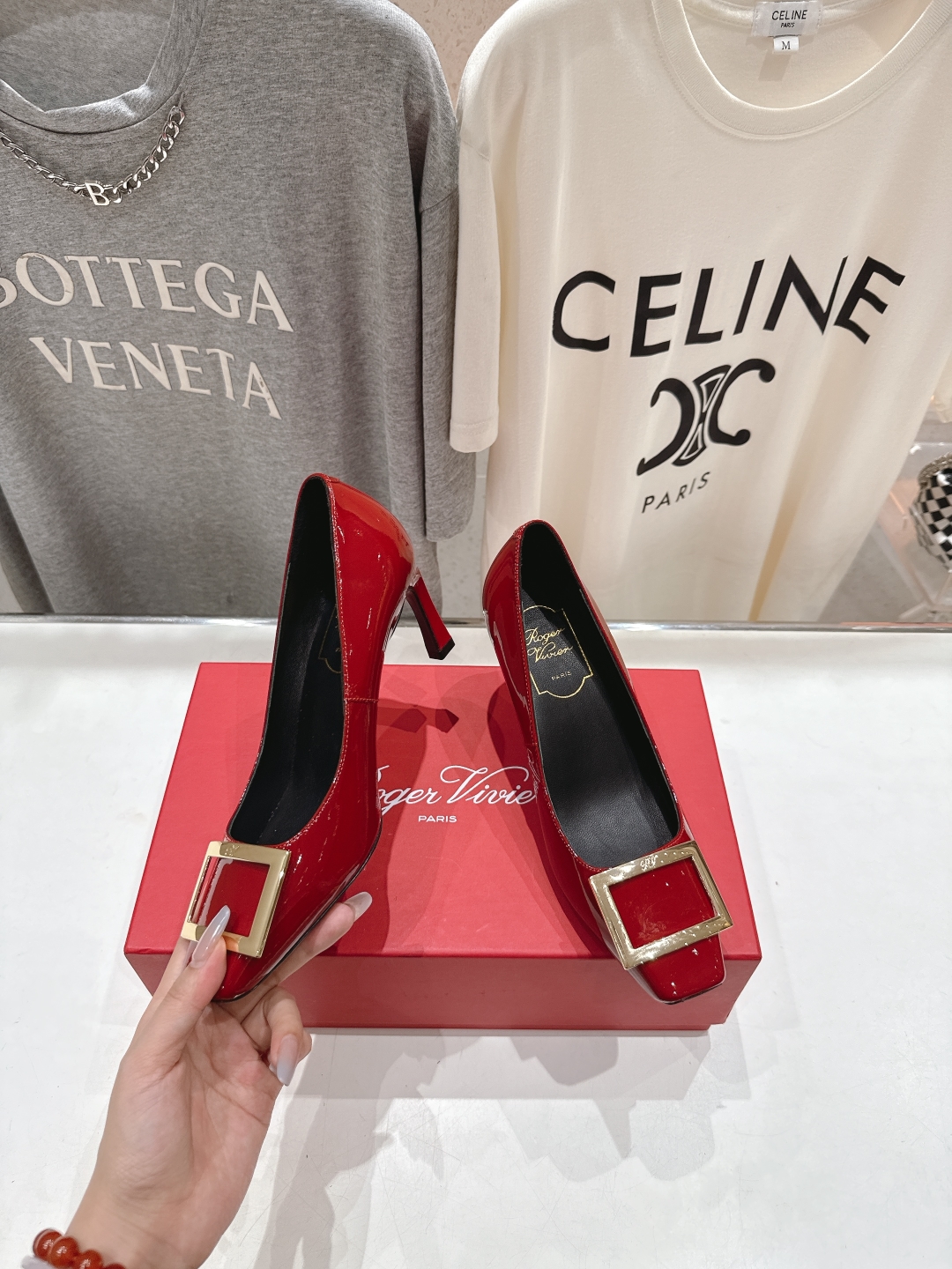 高版本出厂
 Roger vivier RV2025ss新款玛丽珍方扣小方头高跟鞋单鞋
上脚超好看的一款