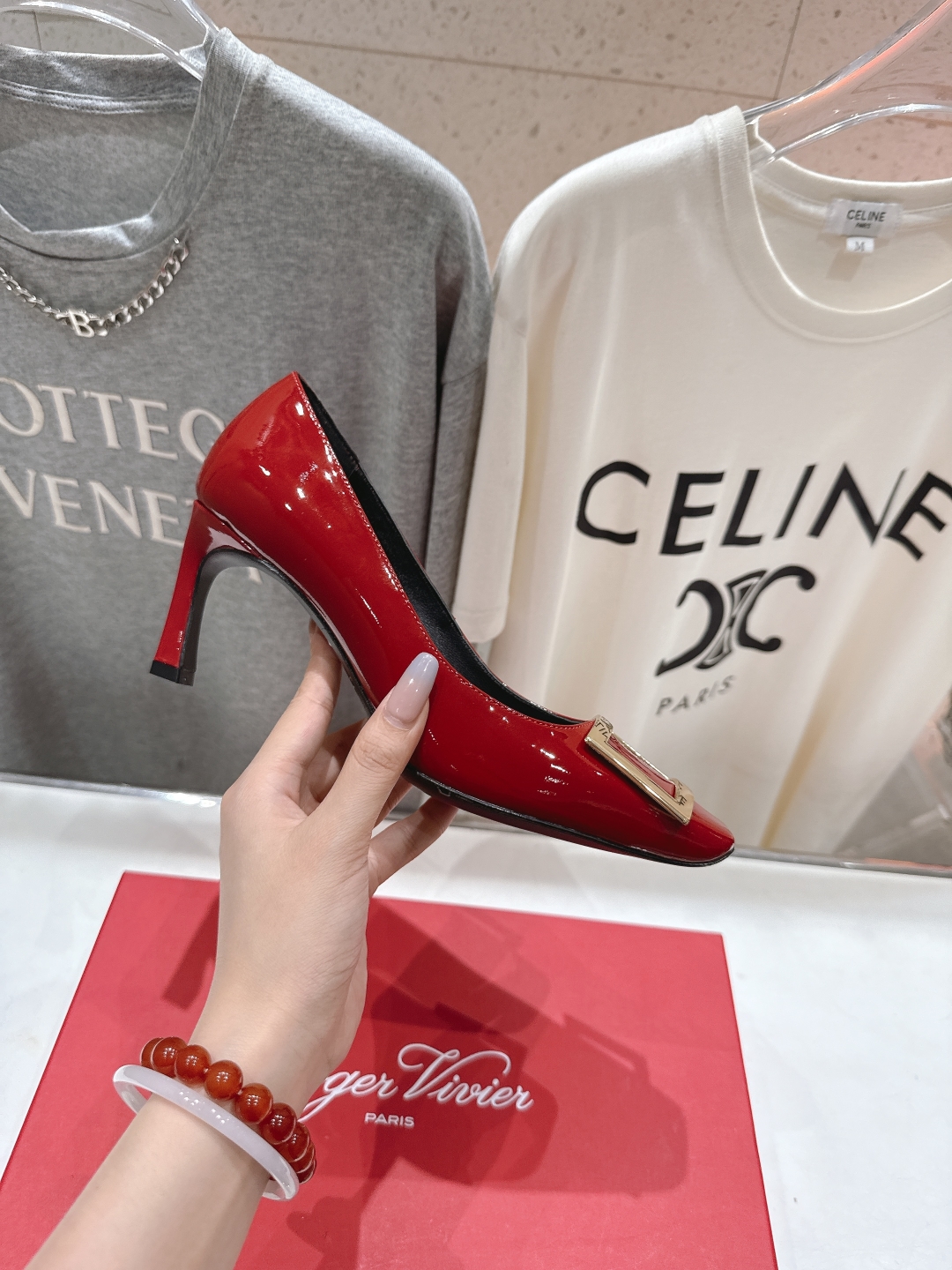 高版本出厂
 Roger vivier RV2025ss新款玛丽珍方扣小方头高跟鞋单鞋
上脚超好看的一款