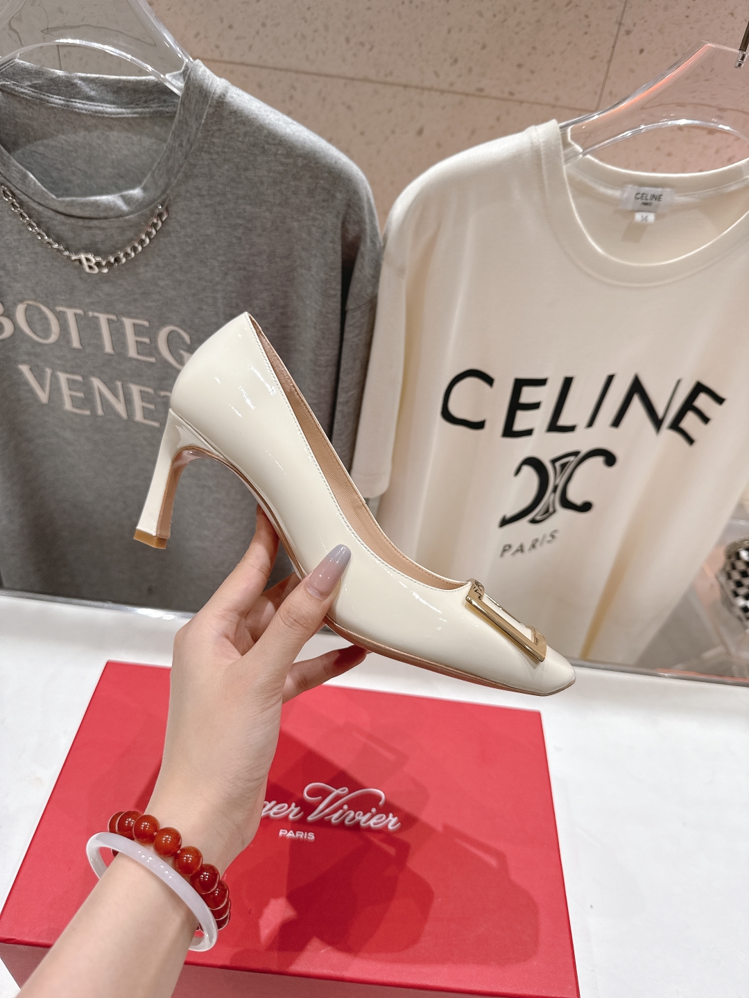 高版本出厂
 Roger vivier RV2025ss新款玛丽珍方扣小方头高跟鞋单鞋
上脚超好看的一款