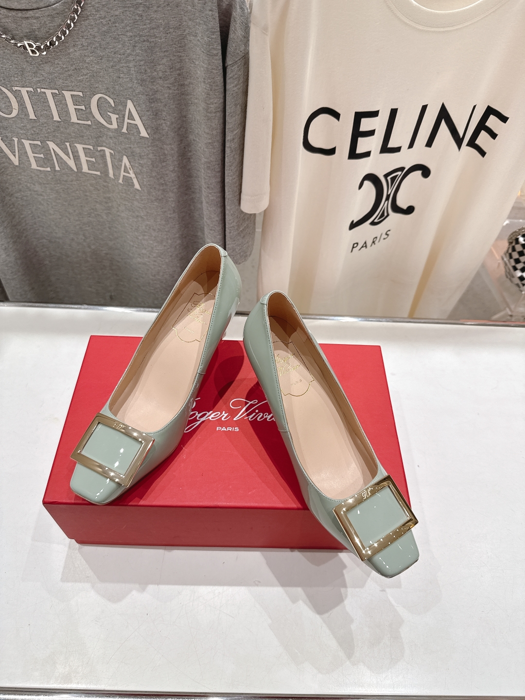 高版本出厂
 Roger vivier RV2025ss新款玛丽珍方扣小方头高跟鞋单鞋
上脚超好看的一款