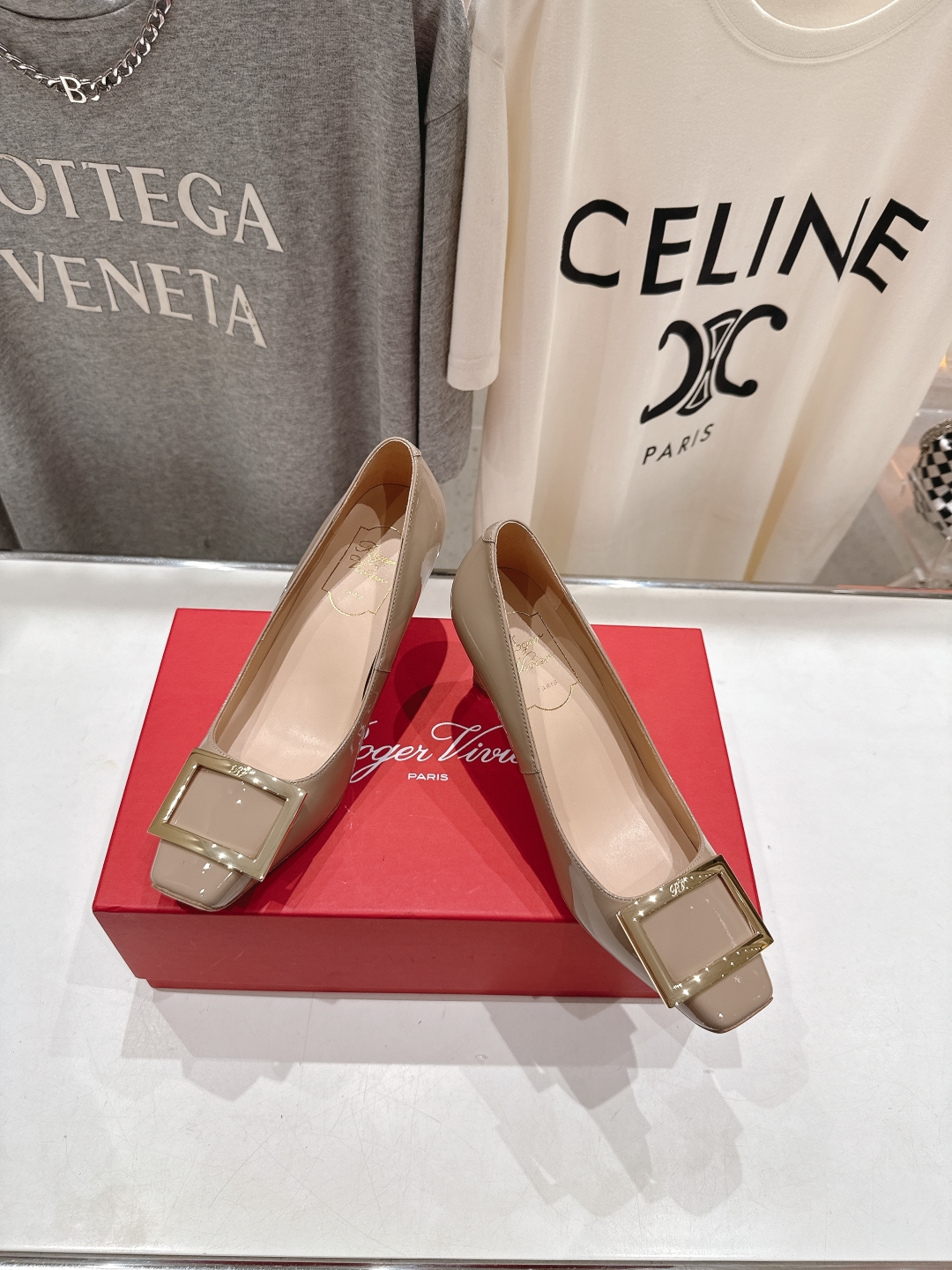 高版本出厂
 Roger vivier RV2025ss新款玛丽珍方扣小方头高跟鞋单鞋
上脚超好看的一款