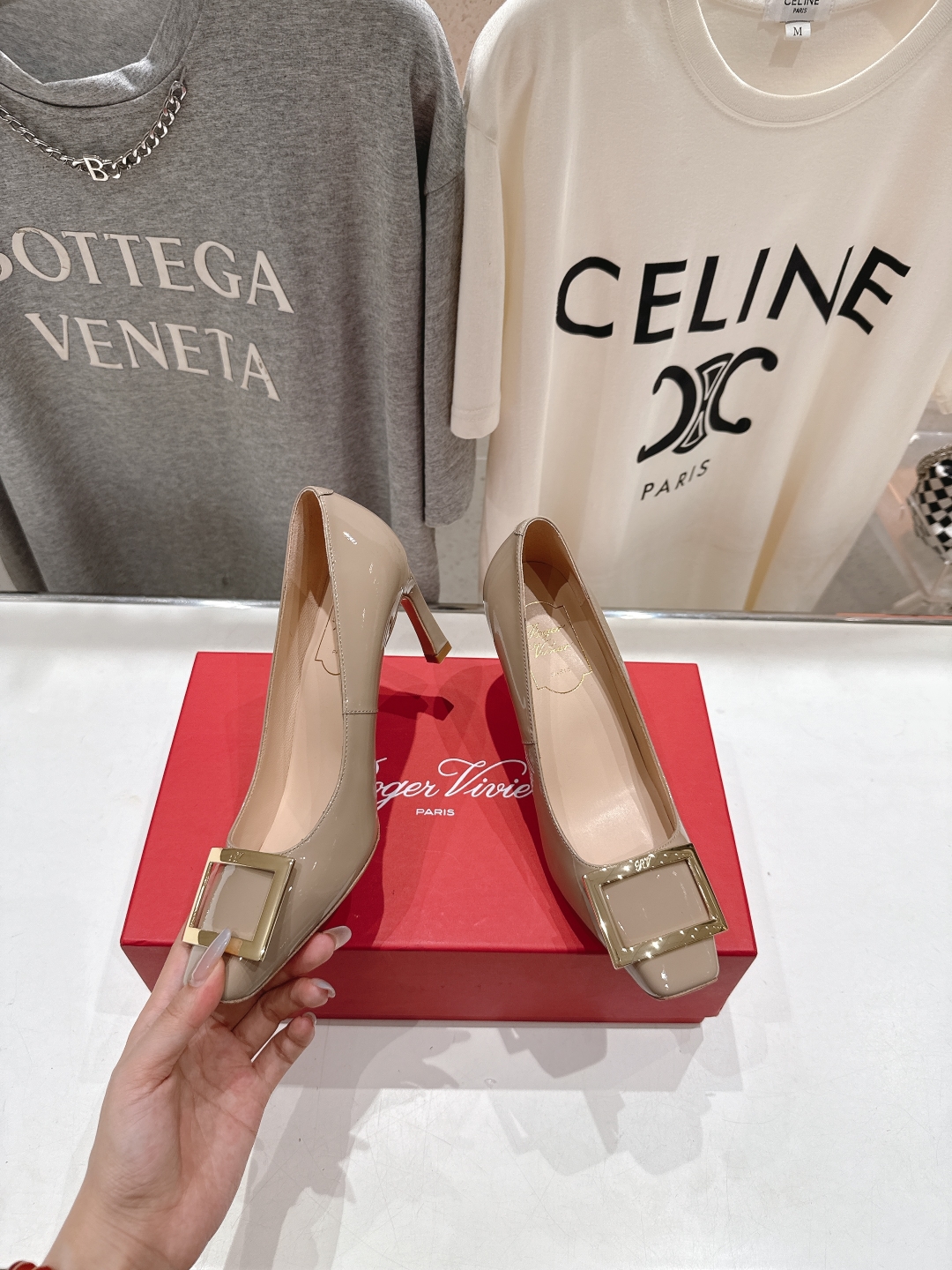 高版本出厂
 Roger vivier RV2025ss新款玛丽珍方扣小方头高跟鞋单鞋
上脚超好看的一款
