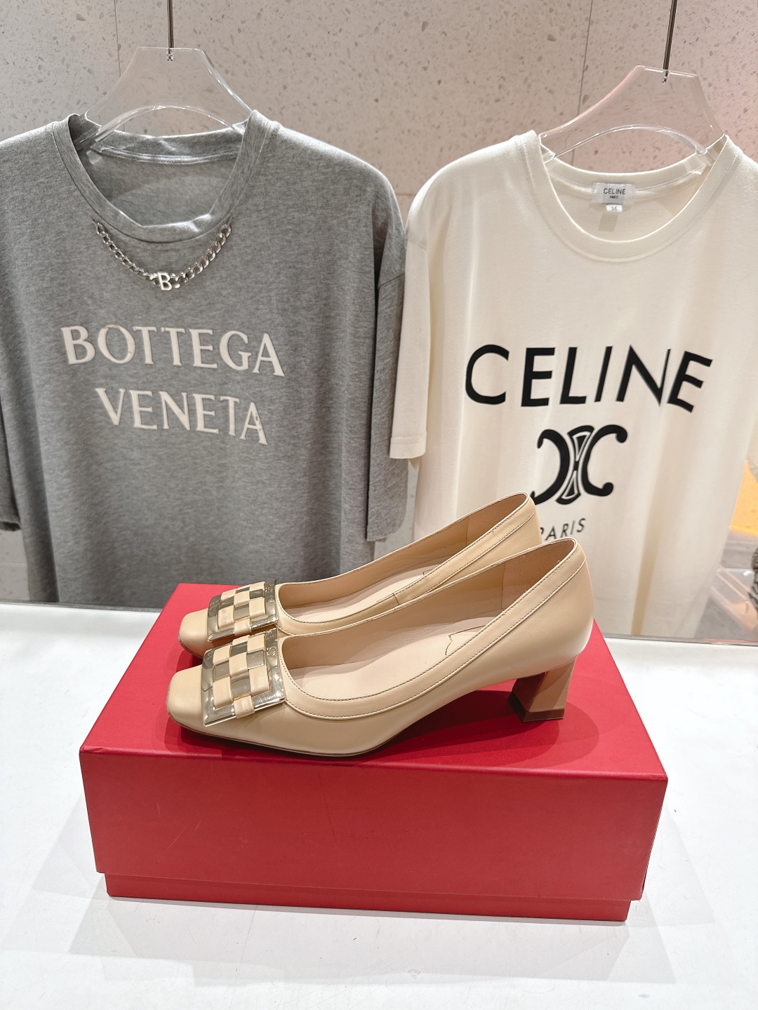 高版本出厂
 Roger vivier RV2025ss新款玛丽珍方扣小方头高跟鞋单鞋
上脚超好看的一款