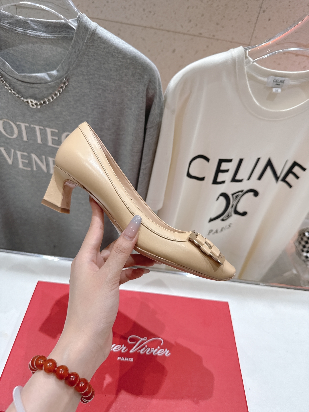 高版本出厂
 Roger vivier RV2025ss新款玛丽珍方扣小方头高跟鞋单鞋
上脚超好看的一款