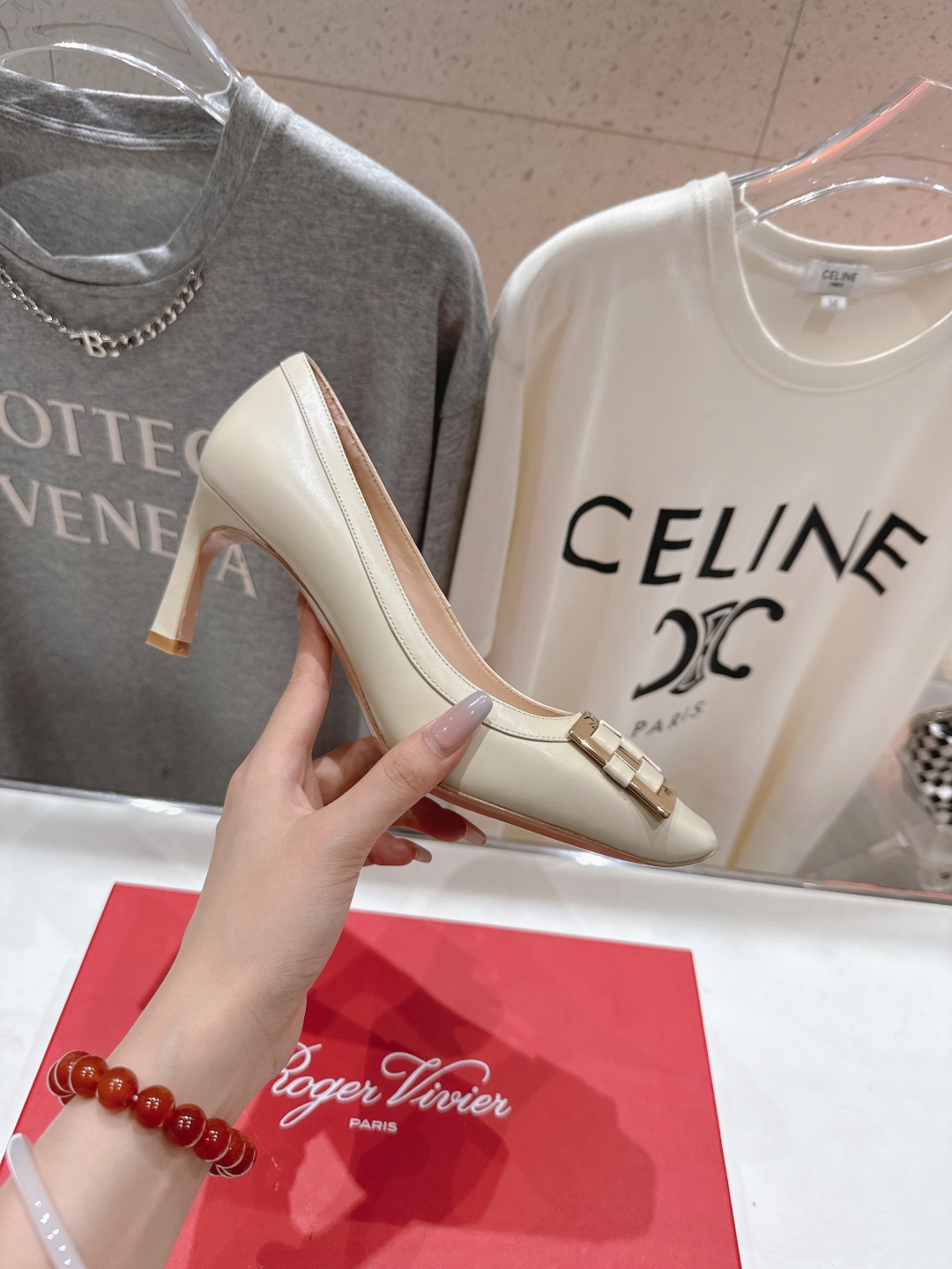 高版本出厂
 Roger vivier RV2025ss新款玛丽珍方扣小方头高跟鞋单鞋
上脚超好看的一款