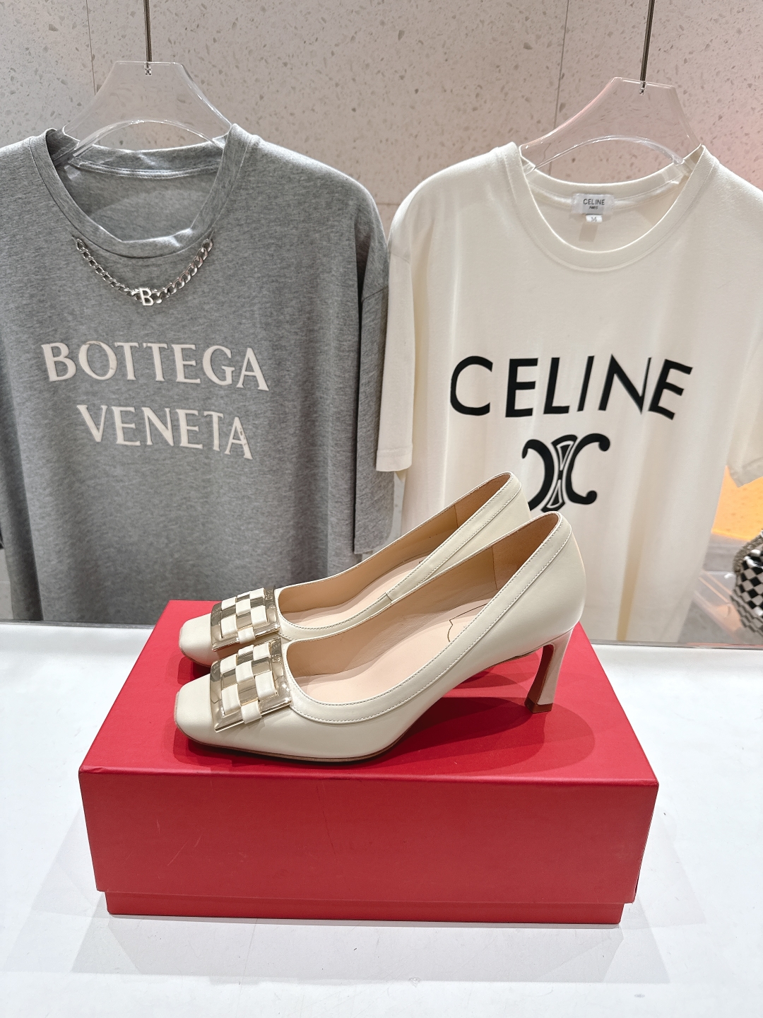 高版本出厂
 Roger vivier RV2025ss新款玛丽珍方扣小方头高跟鞋单鞋
上脚超好看的一款