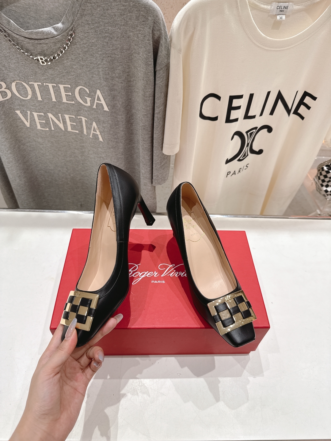 高版本出厂
 Roger vivier RV2025ss新款玛丽珍方扣小方头高跟鞋单鞋
上脚超好看的一款
