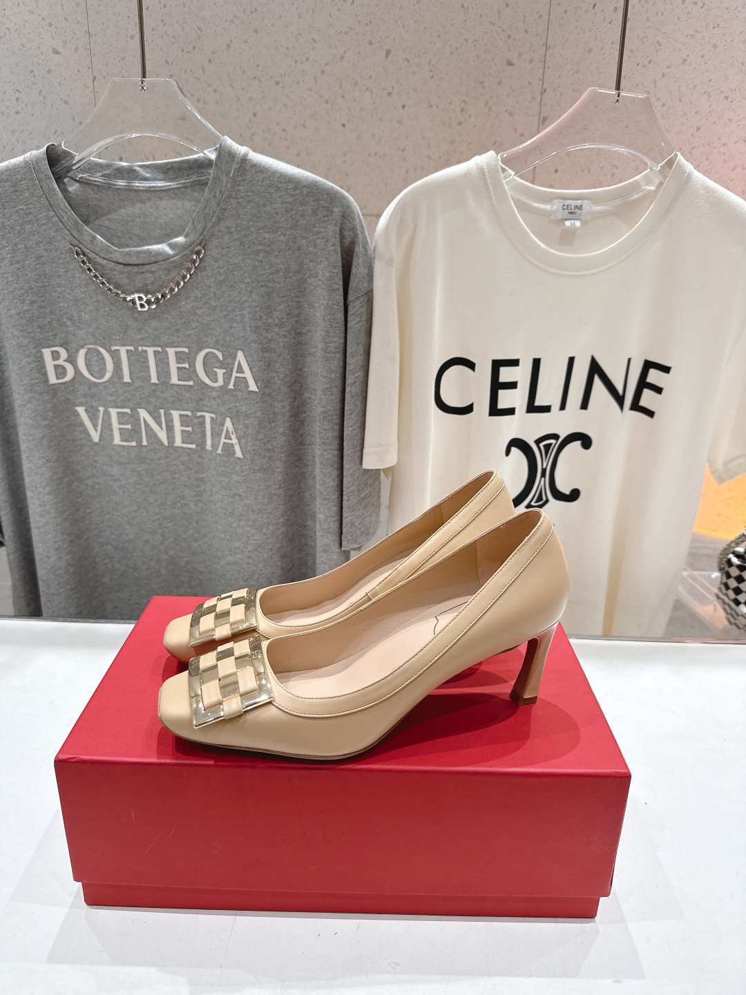 高版本出厂
 Roger vivier RV2025ss新款玛丽珍方扣小方头高跟鞋单鞋
上脚超好看的一款
