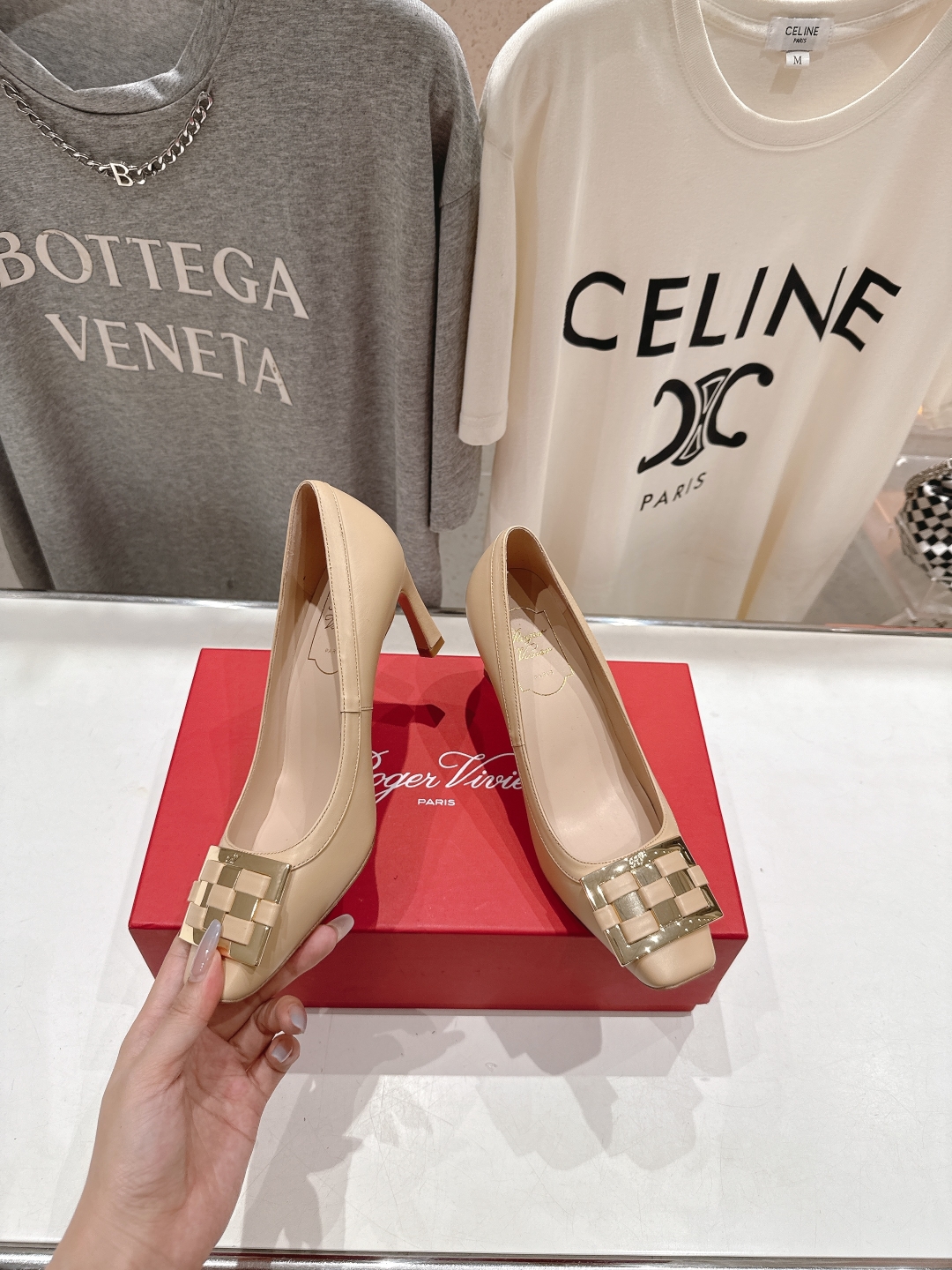 高版本出厂
 Roger vivier RV2025ss新款玛丽珍方扣小方头高跟鞋单鞋
上脚超好看的一款
