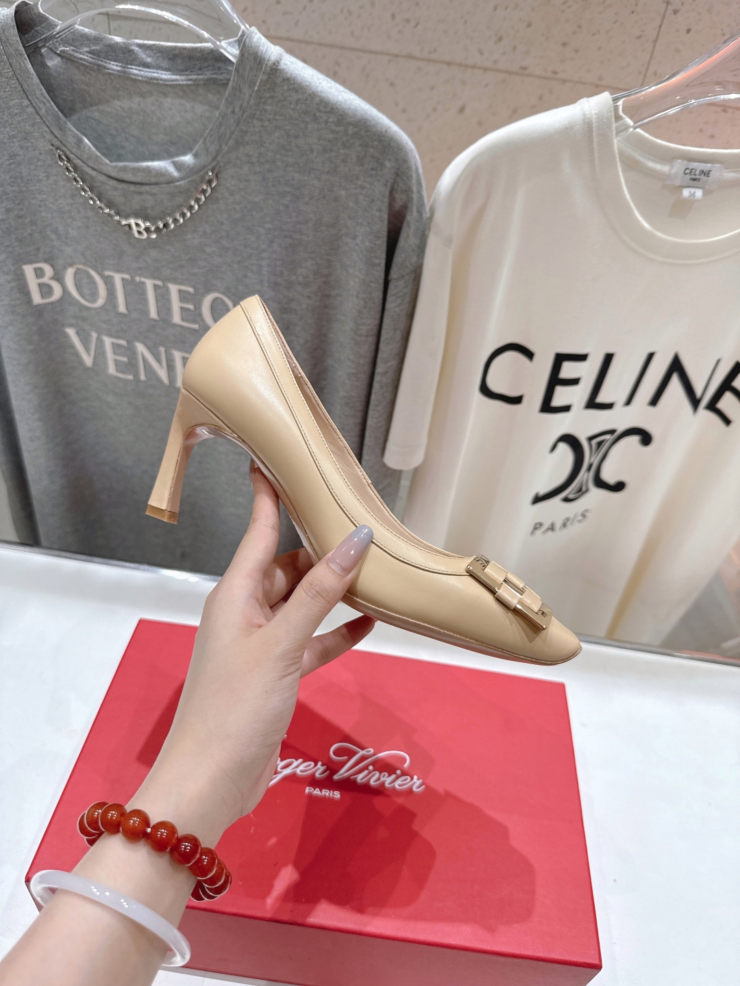 高版本出厂
 Roger vivier RV2025ss新款玛丽珍方扣小方头高跟鞋单鞋
上脚超好看的一款