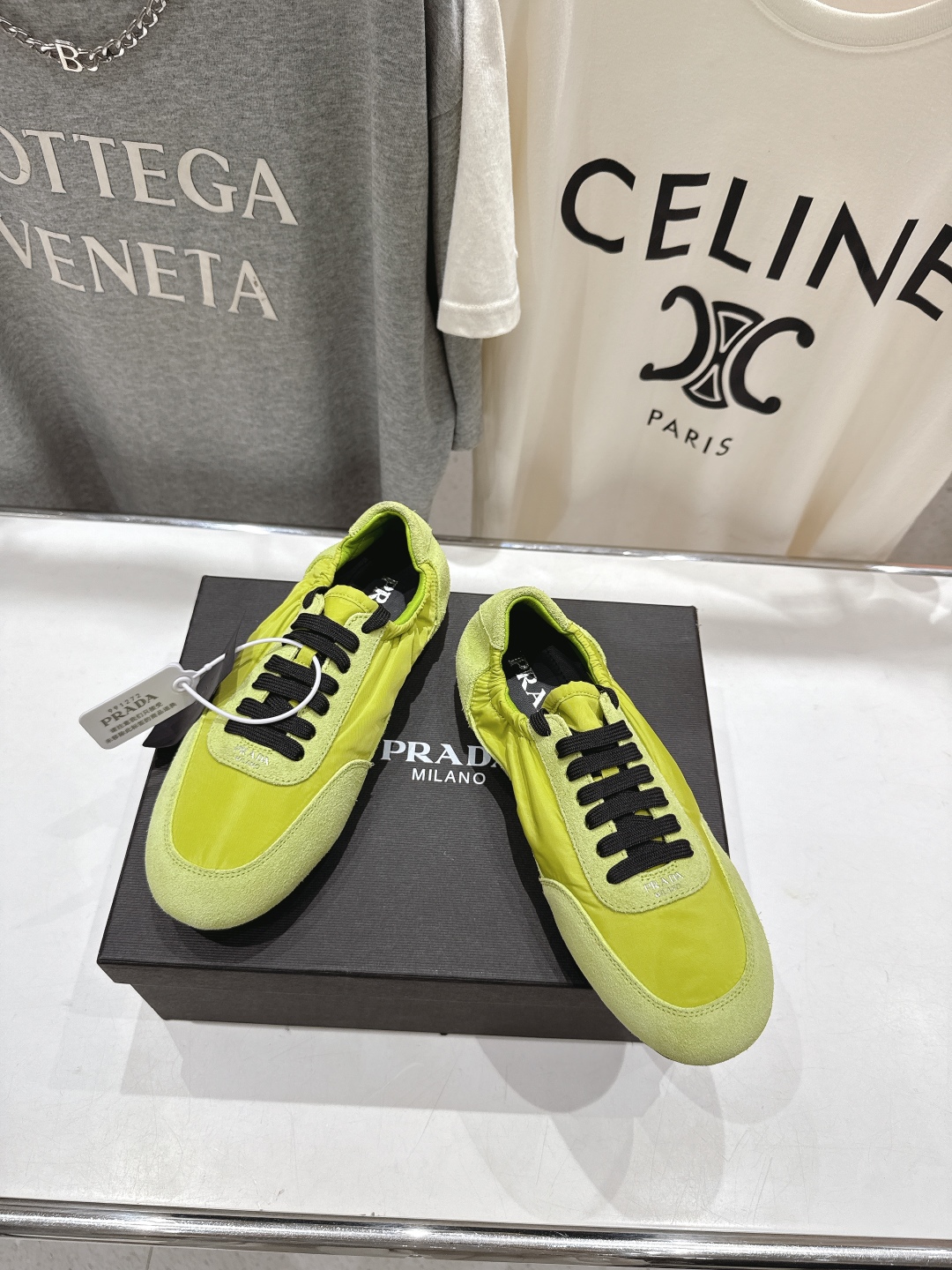 高版本出厂 
  Prada*普拉达P家25ssfw～new新款绑带休闲鞋，低调奢华懒人鞋，富人的不二选