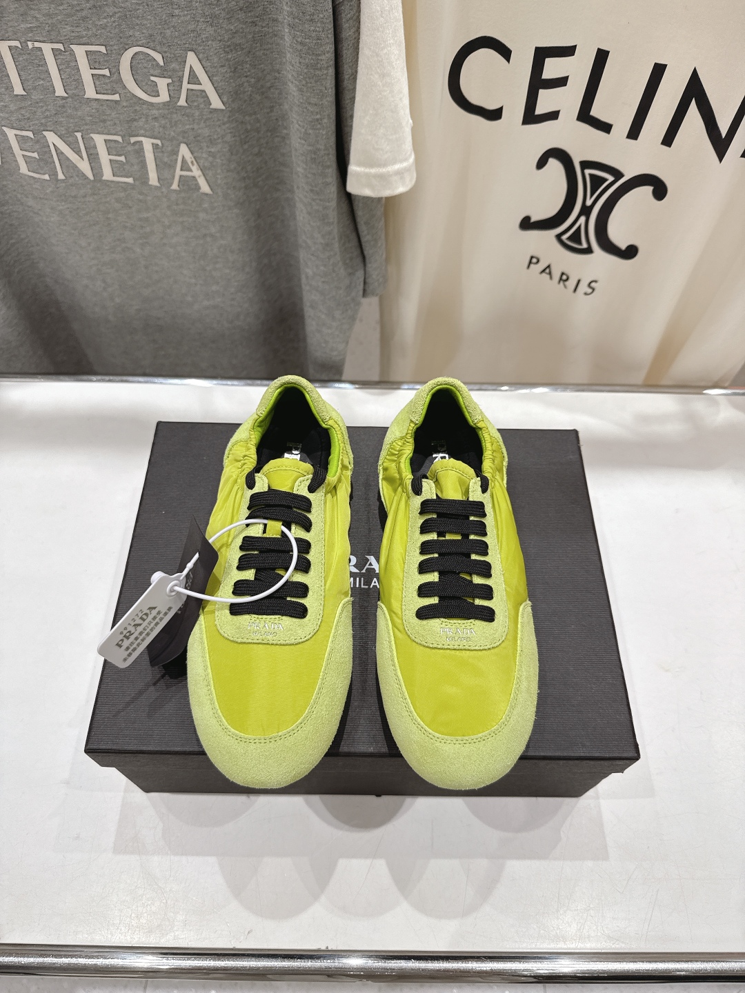 高版本出厂 
  Prada*普拉达P家25ssfw～new新款绑带休闲鞋，低调奢华懒人鞋，富人的不二选