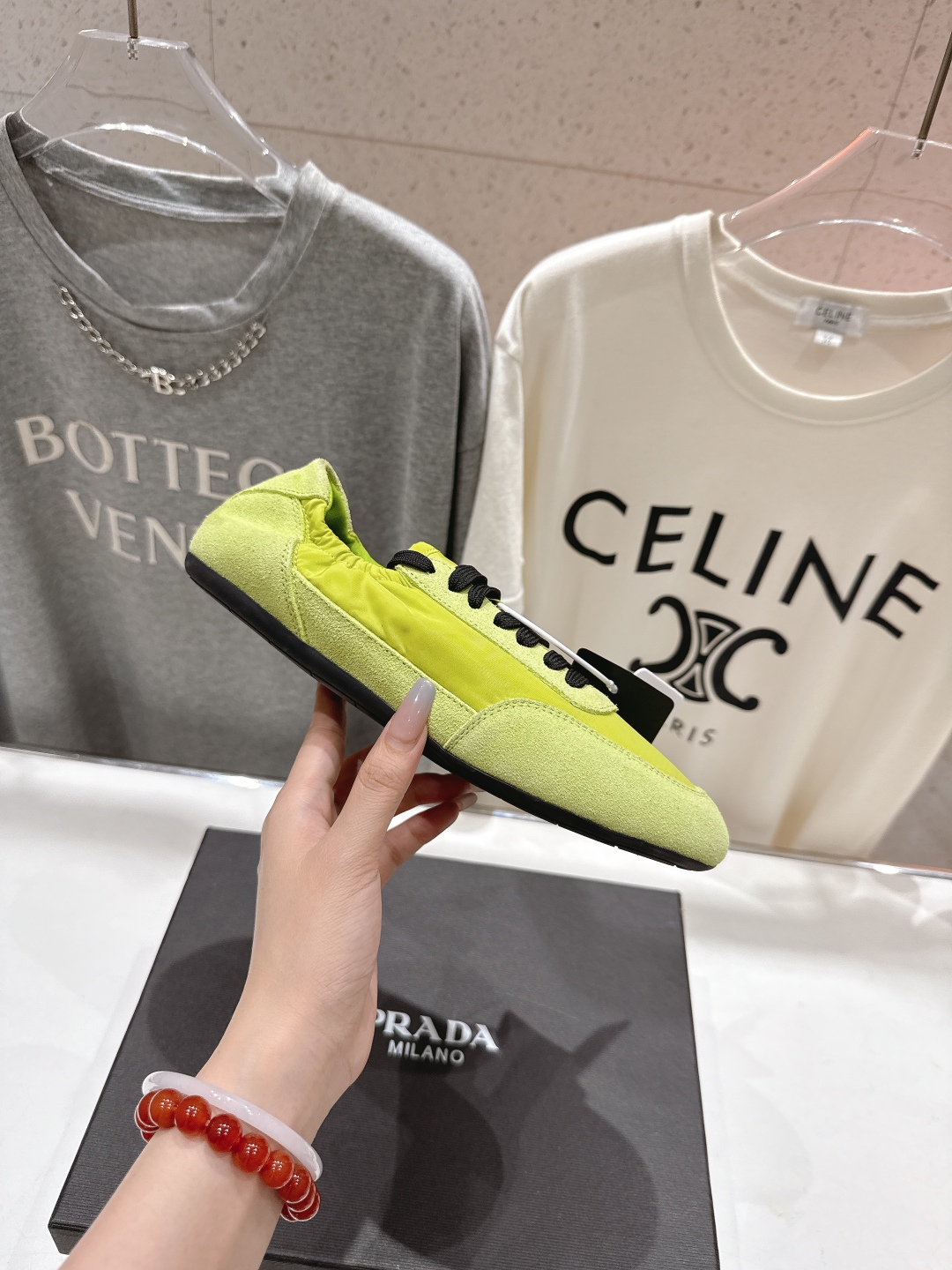 高版本出厂 
  Prada*普拉达P家25ssfw～new新款绑带休闲鞋，低调奢华懒人鞋，富人的不二选