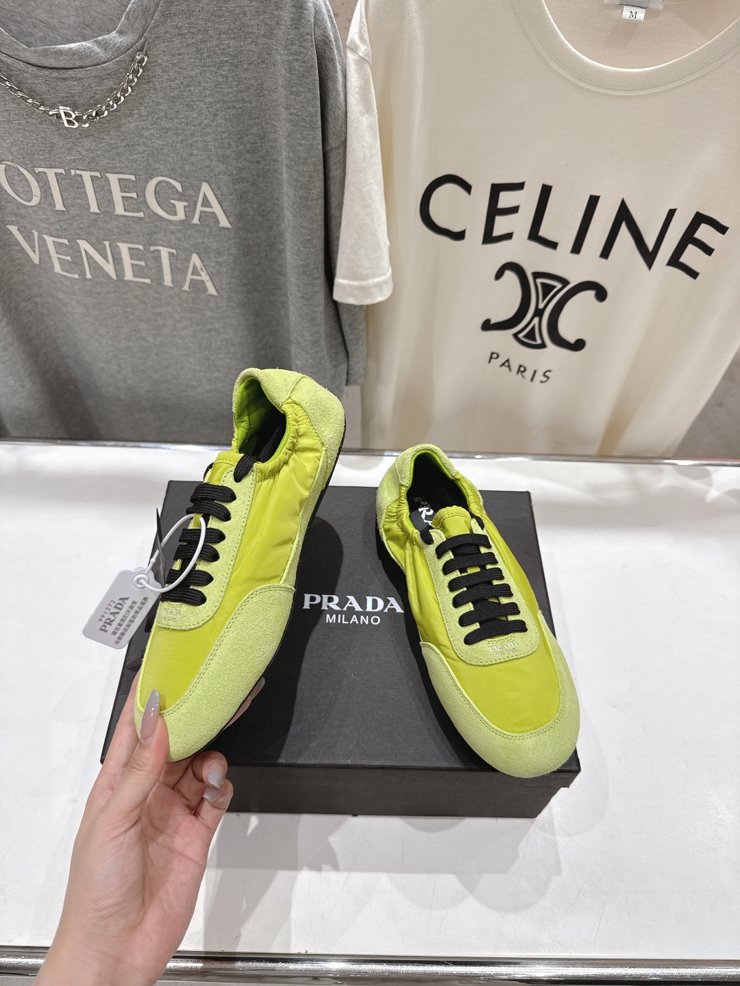 高版本出厂 
  Prada*普拉达P家25ssfw～new新款绑带休闲鞋，低调奢华懒人鞋，富人的不二选