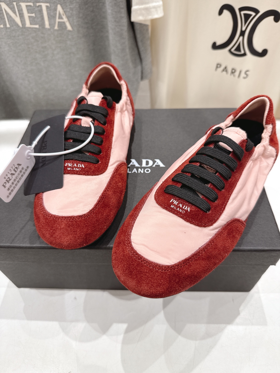 高版本出厂 
  Prada*普拉达P家25ssfw～new新款绑带休闲鞋，低调奢华懒人鞋，富人的不二选