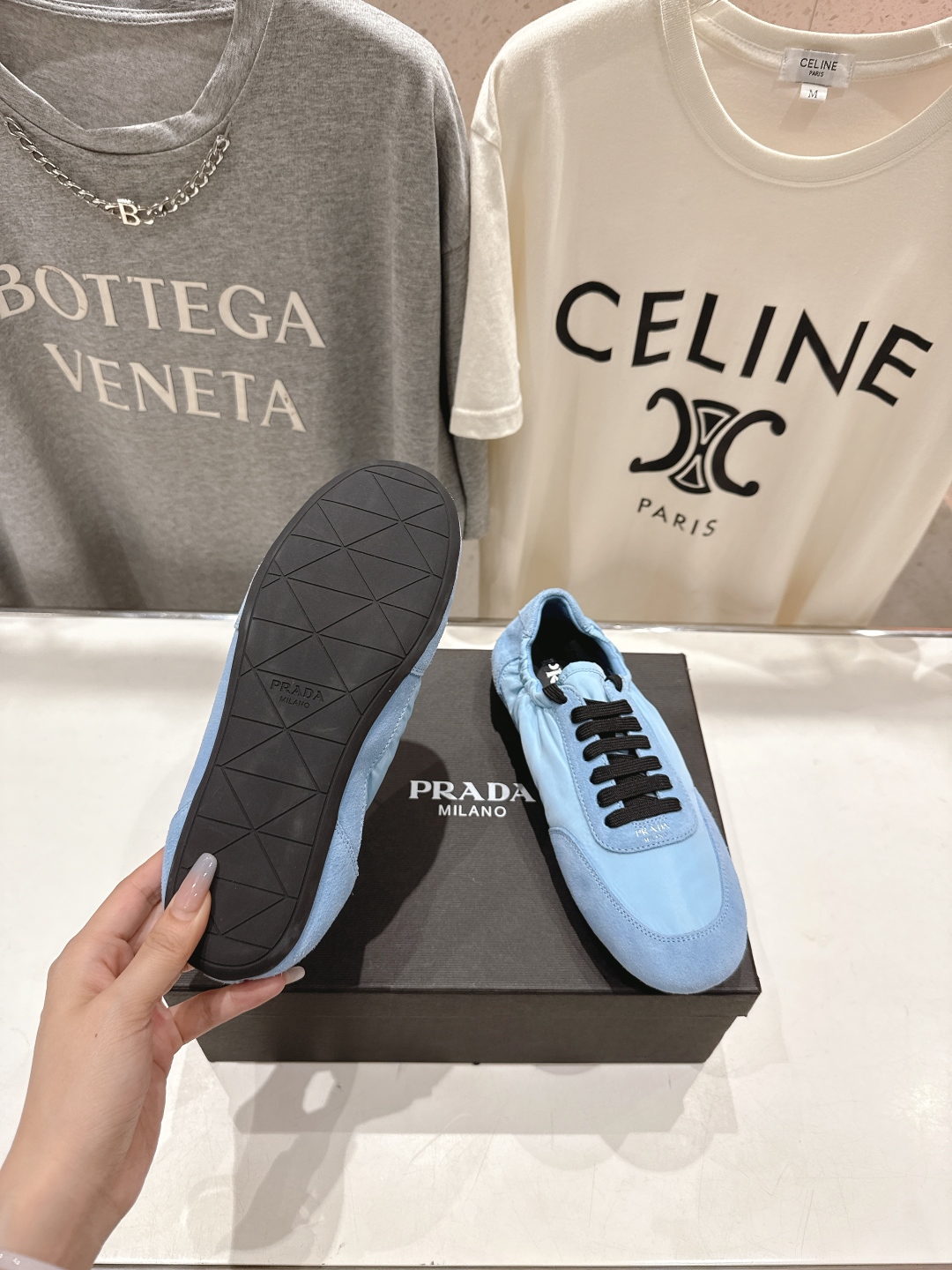高版本出厂 
  Prada*普拉达P家25ssfw～new新款绑带休闲鞋，低调奢华懒人鞋，富人的不二选