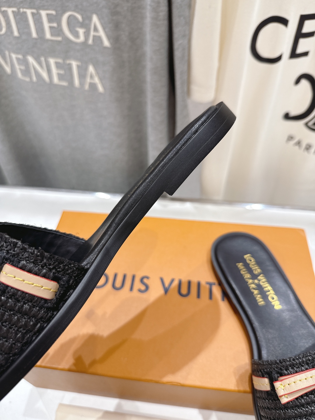 高版本出厂
  Louis Vuitton ss25 new arrival LV驴牌春夏系列新款平底沙