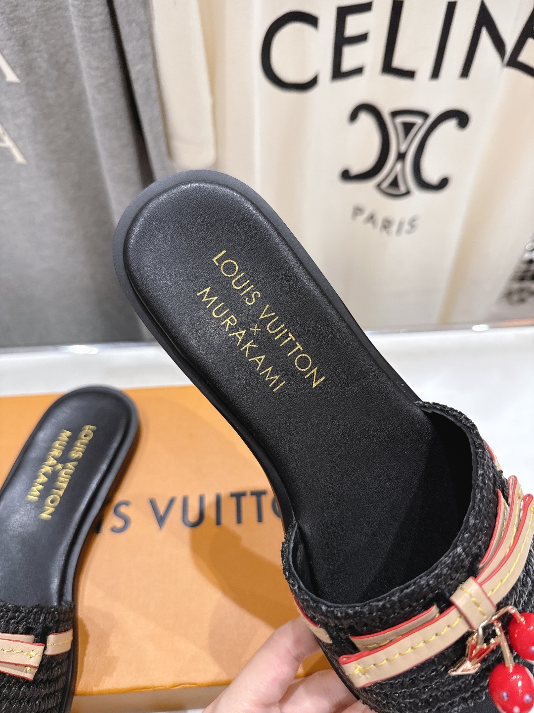 高版本出厂
  Louis Vuitton ss25 new arrival LV驴牌春夏系列新款平底沙