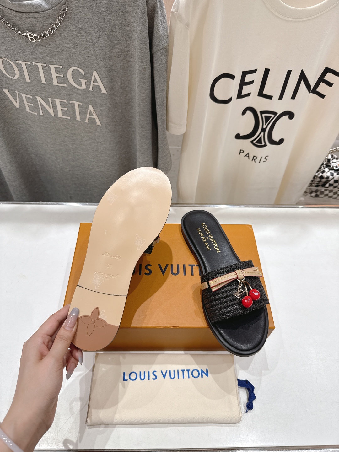 高版本出厂
  Louis Vuitton ss25 new arrival LV驴牌春夏系列新款平底沙