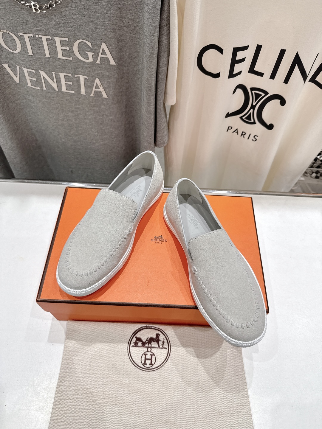 高版本出厂  男码+10
   Hermes/爱马仕H家25ss新品情侣款休闲鞋乐福鞋
经典休闲风格，经