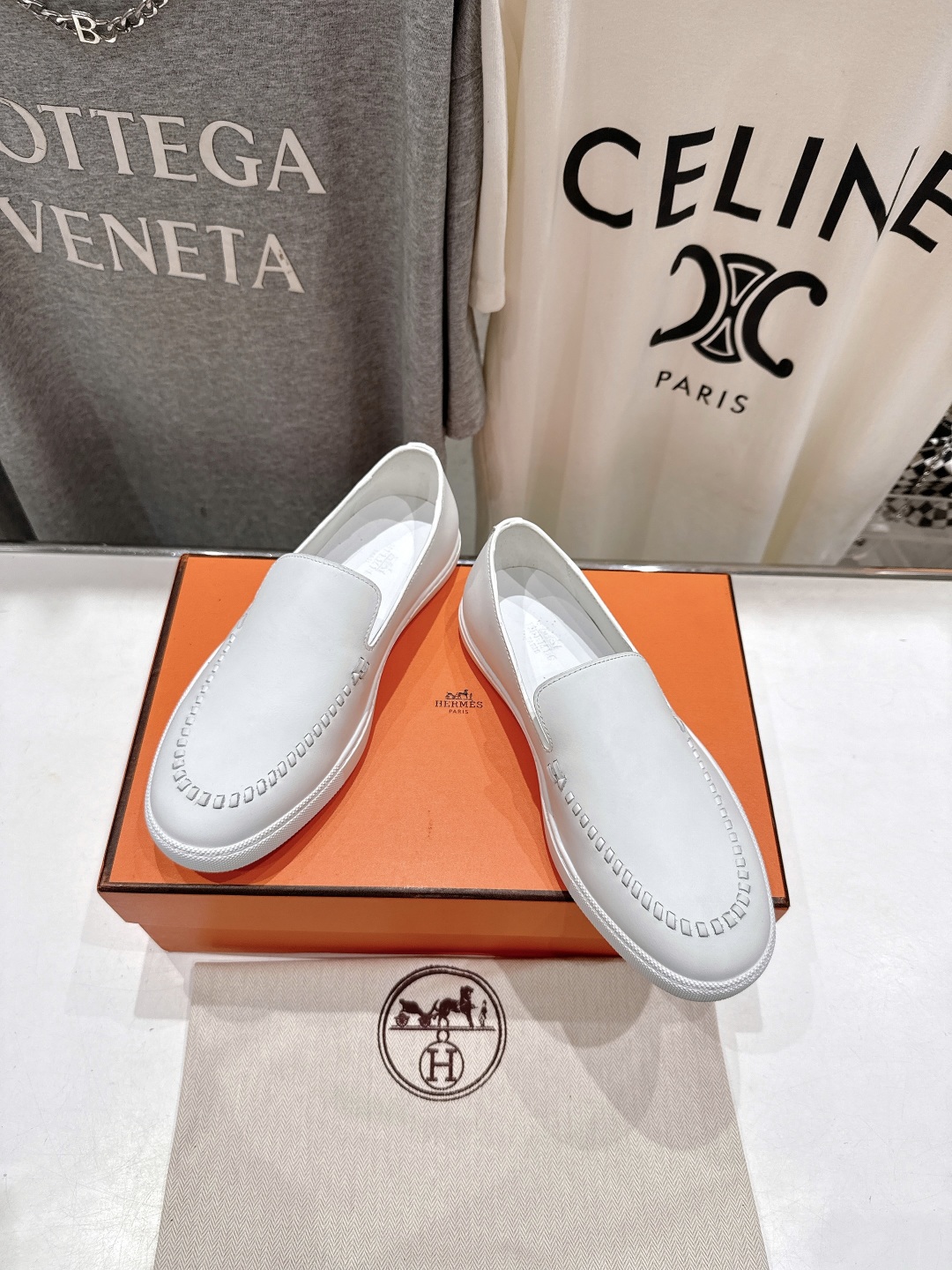高版本出厂  男码+10
   Hermes/爱马仕H家25ss新品情侣款休闲鞋乐福鞋
经典休闲风格，经