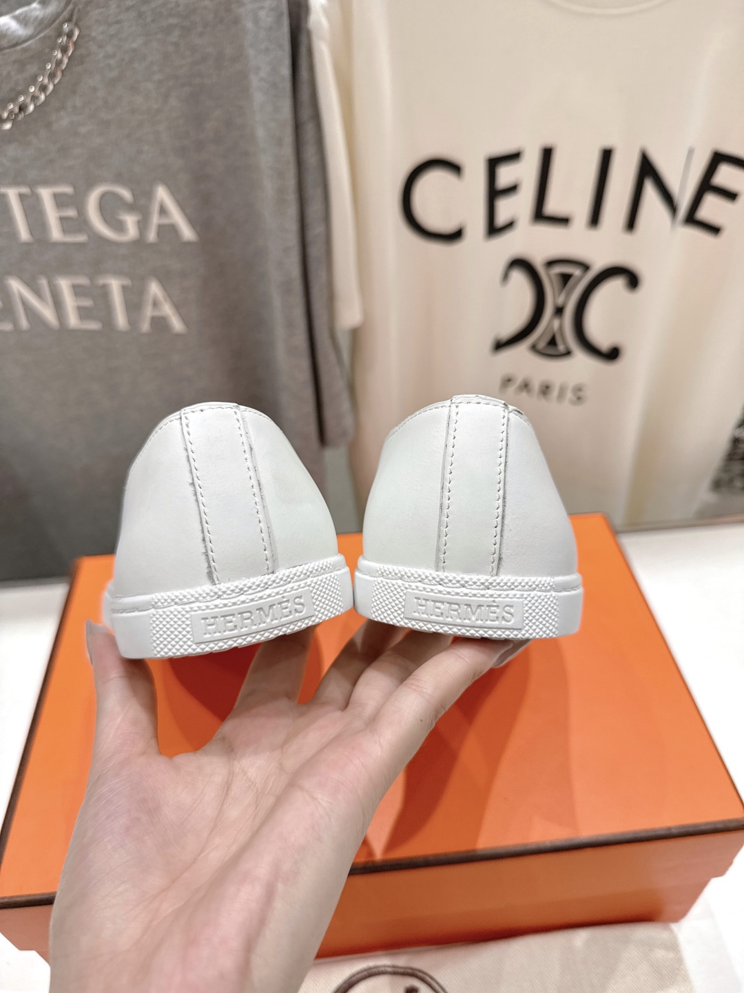 高版本出厂  男码+10
   Hermes/爱马仕H家25ss新品情侣款休闲鞋乐福鞋
经典休闲风格，经