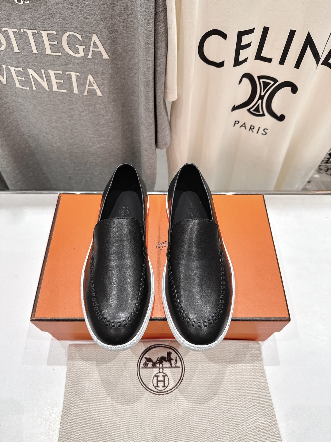 高版本出厂  男码+10
   Hermes/爱马仕H家25ss新品情侣款休闲鞋乐福鞋
经典休闲风格，经