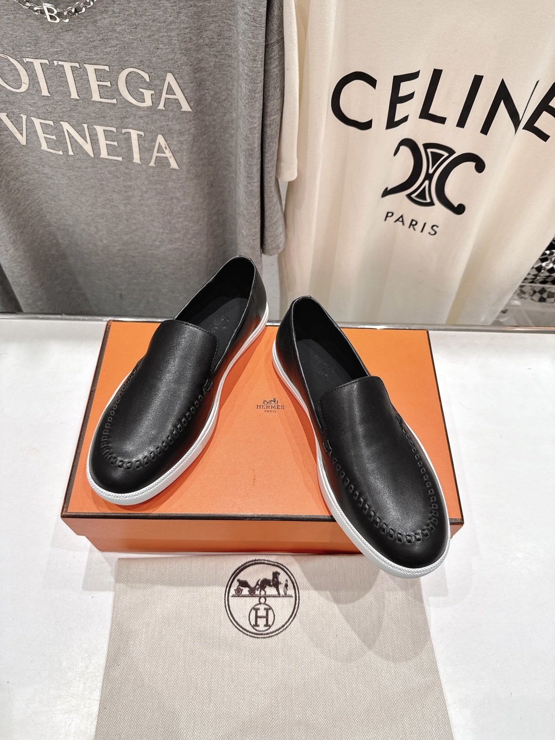 高版本出厂  男码+10
   Hermes/爱马仕H家25ss新品情侣款休闲鞋乐福鞋
经典休闲风格，经