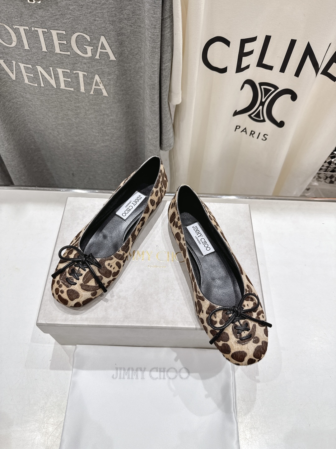 高版本出厂
  JIMMY CHOO｜JC/吉米周2025ss新款简约蝴蝶结系带玛丽珍平底鞋单鞋

原版