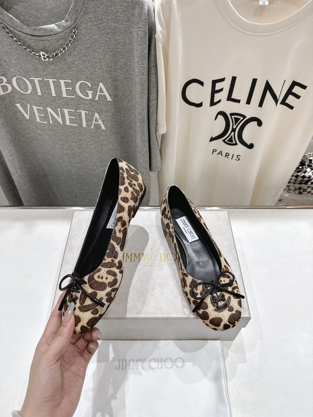 高版本出厂
  JIMMY CHOO｜JC/吉米周2025ss新款简约蝴蝶结系带玛丽珍平底鞋单鞋

原版