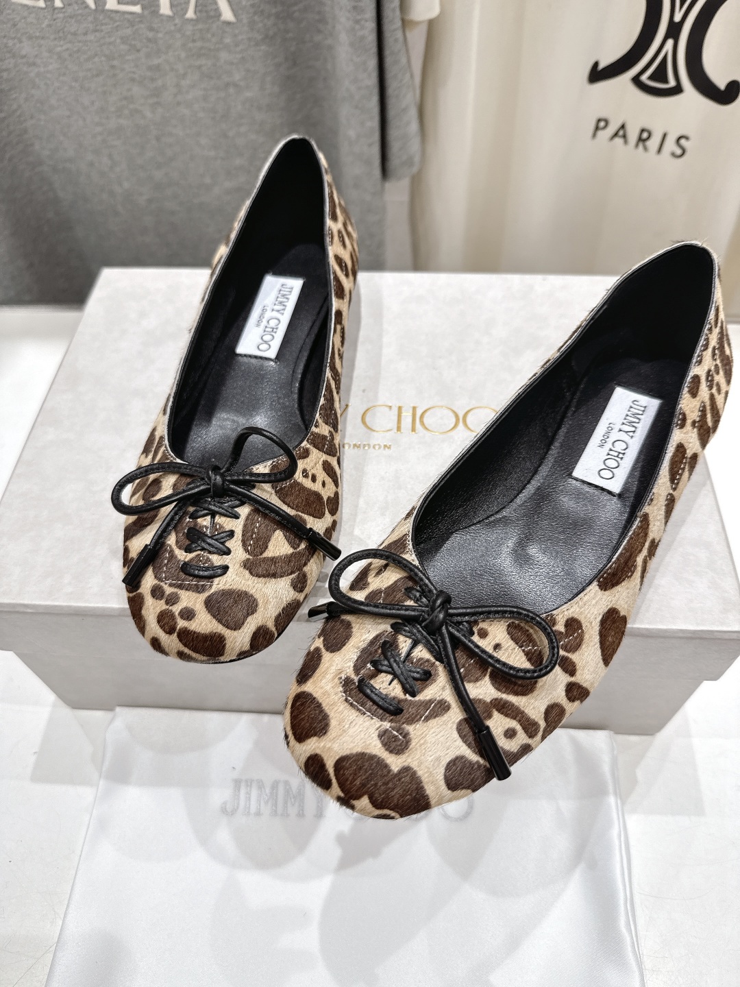 高版本出厂
  JIMMY CHOO｜JC/吉米周2025ss新款简约蝴蝶结系带玛丽珍平底鞋单鞋

原版
