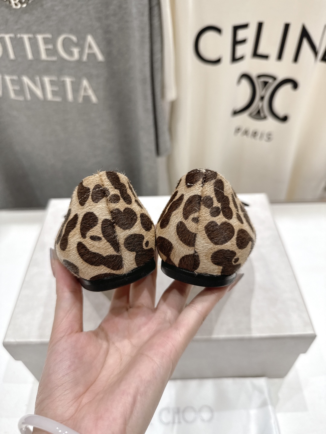 高版本出厂
  JIMMY CHOO｜JC/吉米周2025ss新款简约蝴蝶结系带玛丽珍平底鞋单鞋

原版