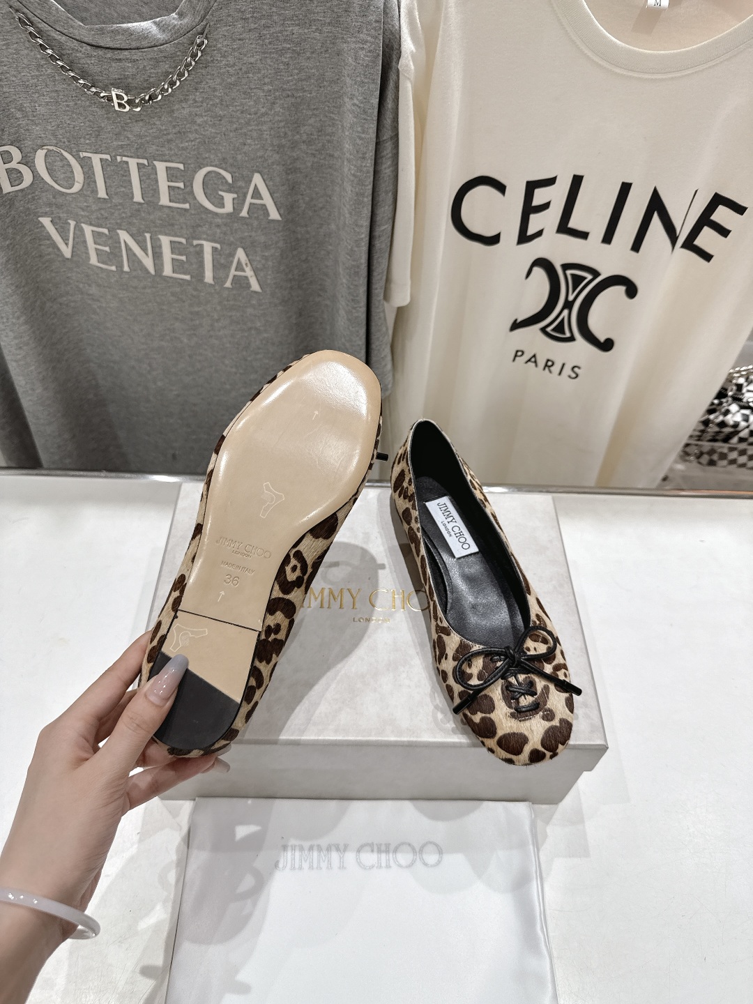 高版本出厂
  JIMMY CHOO｜JC/吉米周2025ss新款简约蝴蝶结系带玛丽珍平底鞋单鞋

原版