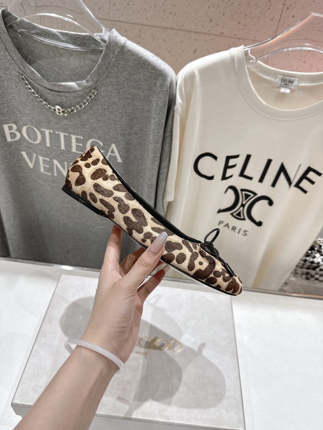 高版本出厂
  JIMMY CHOO｜JC/吉米周2025ss新款简约蝴蝶结系带玛丽珍平底鞋单鞋

原版
