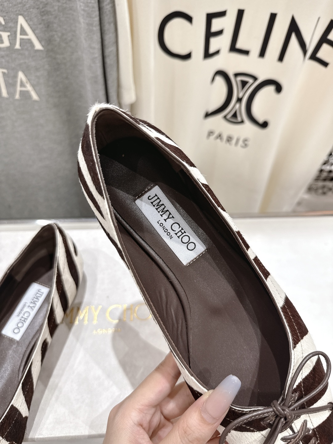 高版本出厂
  JIMMY CHOO｜JC/吉米周2025ss新款简约蝴蝶结系带玛丽珍平底鞋单鞋

原版